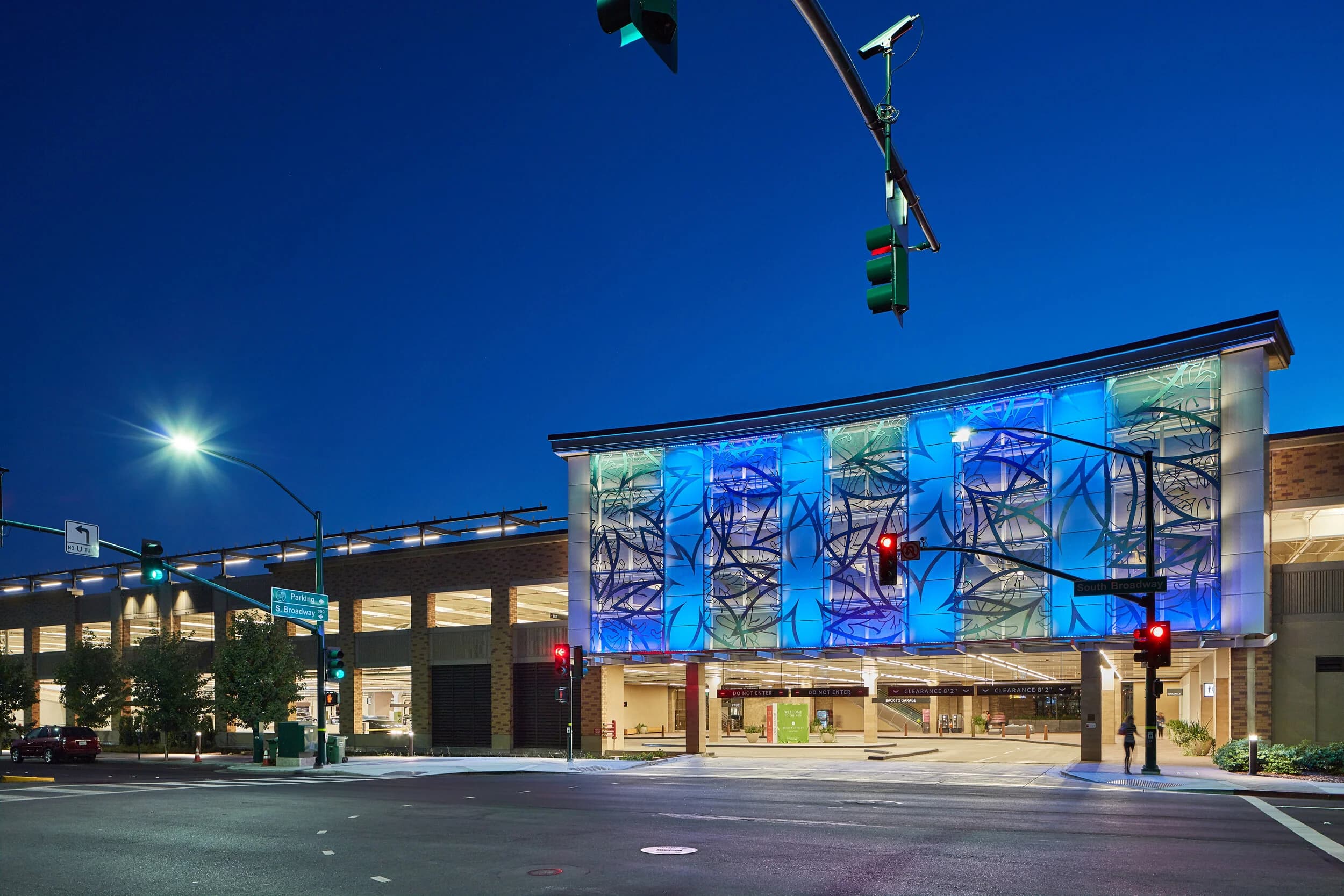 Broadway Plaza — Award-Winning Architectural Lighting